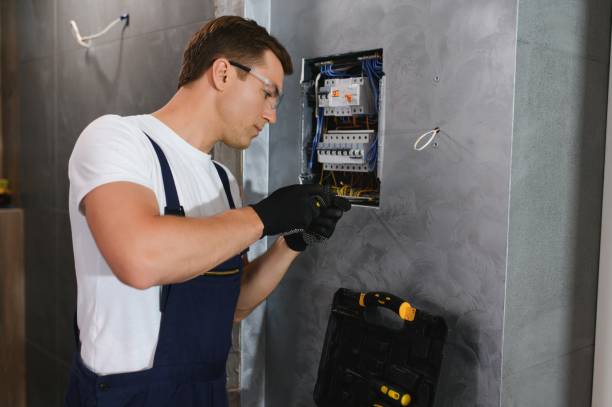 Best Emergency Electrical Repair  in Eastmont, WA